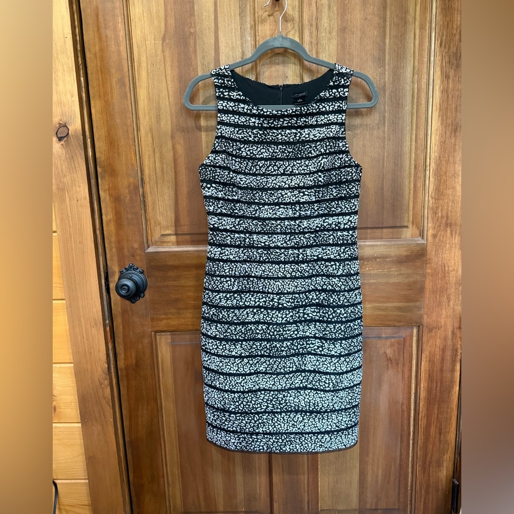 Ann Taylor Womens Black White Animal Print Striped‎ Sleeveless Sheath Dress 4